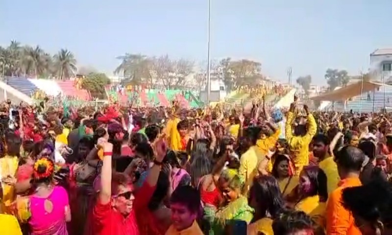 শান্তিনিকেতনের আদলে মালদায় পালিত হল বসন্ত উৎসব 11