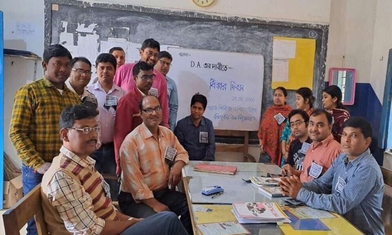 ডিএ-র দাবিতে ডাকা ধর্মঘট পুরোপুরি ব্যার্থ, স্বতঃস্ফূর্ত হাজিরা সরকারি কর্মীদের 1