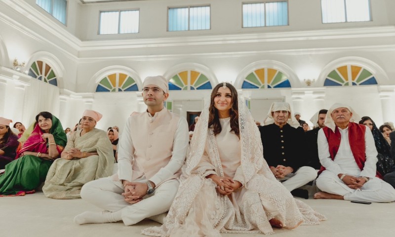 Parineeti-Raghav Engagement: বাগদানের নতুন ছবি শেয়ার করলেন পরিণীতি! 15