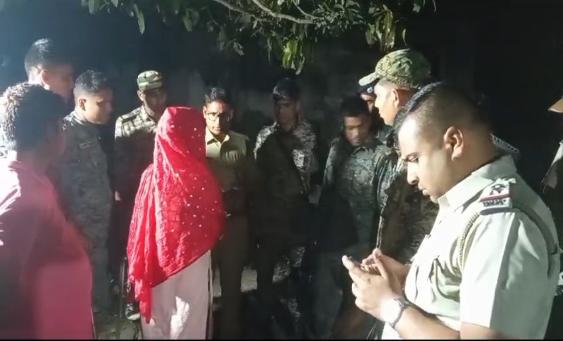 গাছের বেল পাড়াকে কেন্দ্র করে দুই ভাইয়ের অশান্তি! থামাতে গিয়ে খুন প্রতিবেশী মহিলা 6
